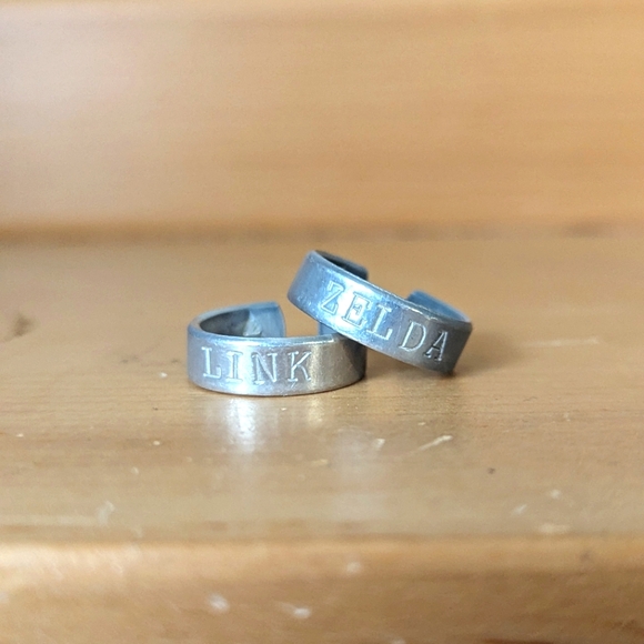 Link and Zelda rings - Picture 1 of 3